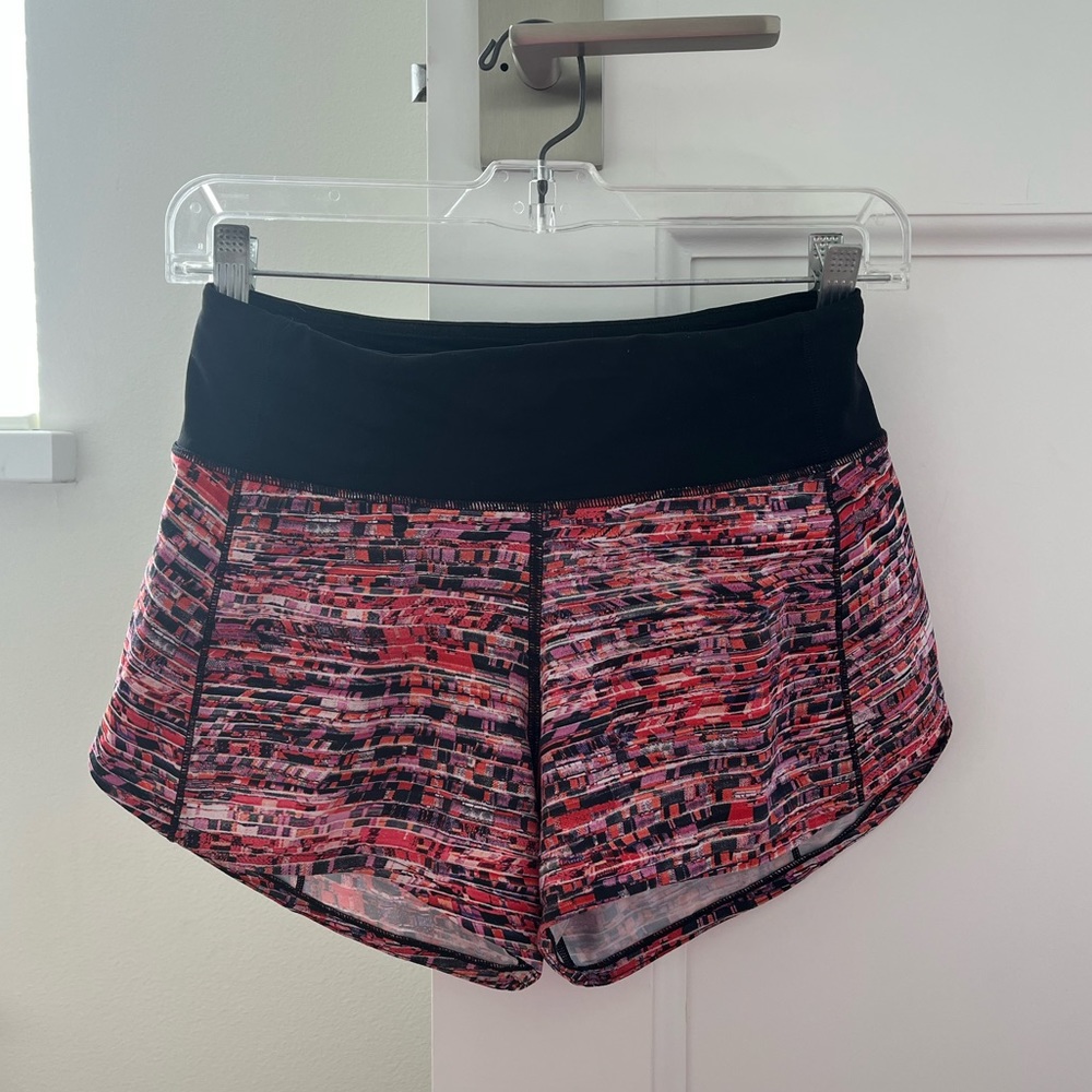 Size 2 Lululemon Speed Up Shorts Long 4 inch— Amazing condition! Rare pattern